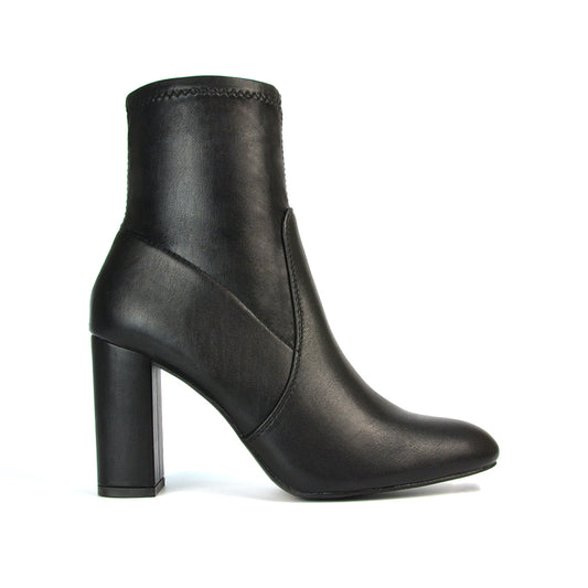 black block heel zip up ankle boots- a staple in your wardrobe; perfect for work, drinks with the girls,evenings, date night