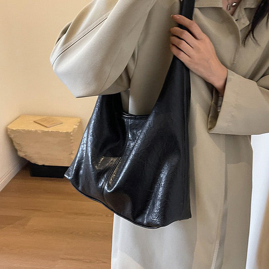 black slouch bag, black slouchy bag, slouch bag, slouchy bag, women's slouchy bag