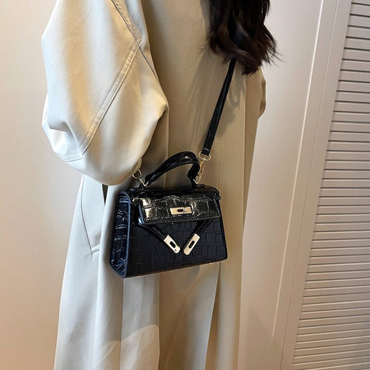 black shoulder bag, black crossbody shoulder bag, shoulder bag, crossbody shoulder bag