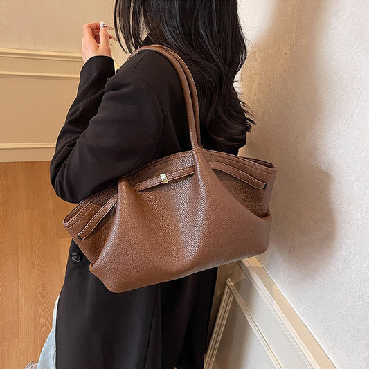 tan trendy tote bag, tan handbag, Trendy tote bag for women, Office-ready handbag, Must-have handbag for minimalists
