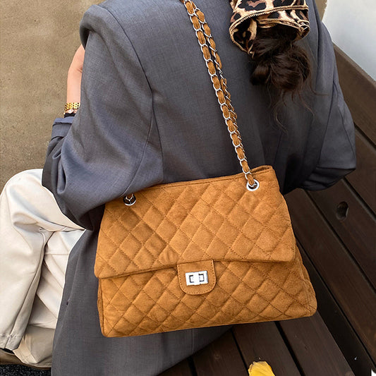 women’s flap shoulder bag, trendy women’s handbag, lightweight women’s shoulder bag, stylish quilted shoulder bag for women, affordable women’s fashion handbag, tan quilted shoulder bag women, women’s tan quilted flap shoulder bag with chain strap