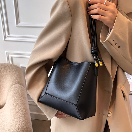 women’s vintage shoulder tote bag, women’s vintage faux leather shoulder tote bag with adjustable strap, women’s handbag, black handbag, women's black handbag