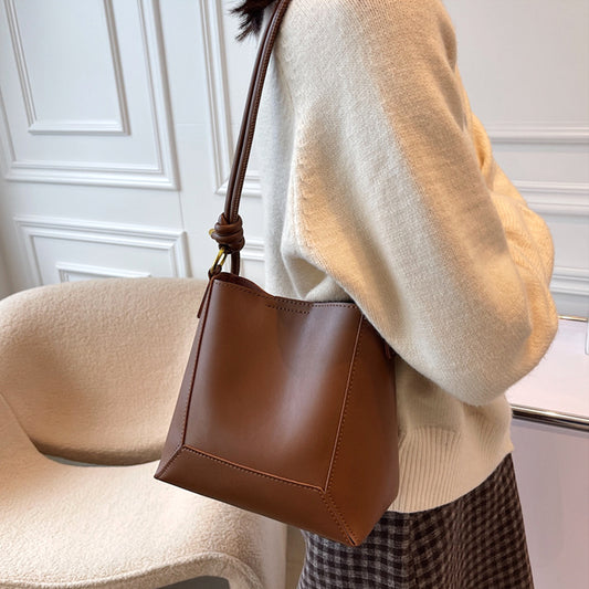 faux leather shoulder tote women, stylish adjustable shoulder tote bag for women, women’s tote bag, tan tote bag, women's tan tote bag