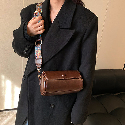 structured crossbody handbag, structured crossbody handbag with shoulder strap, women's handbag, brown handbag, women's brown handbag