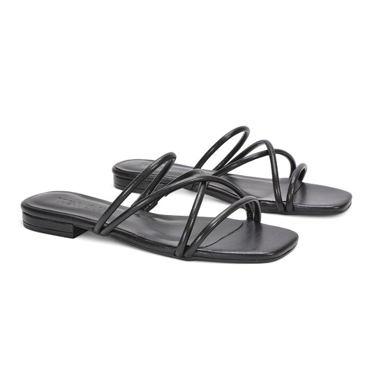 black flat sandals, black summer flat sandals, flat sandals, summer flat sandals, open toe slip on flat sandals, spring sandals, womens summer shoes, summer sandals for women, slip on sandals, strappy sandals, slip on strappy sandals