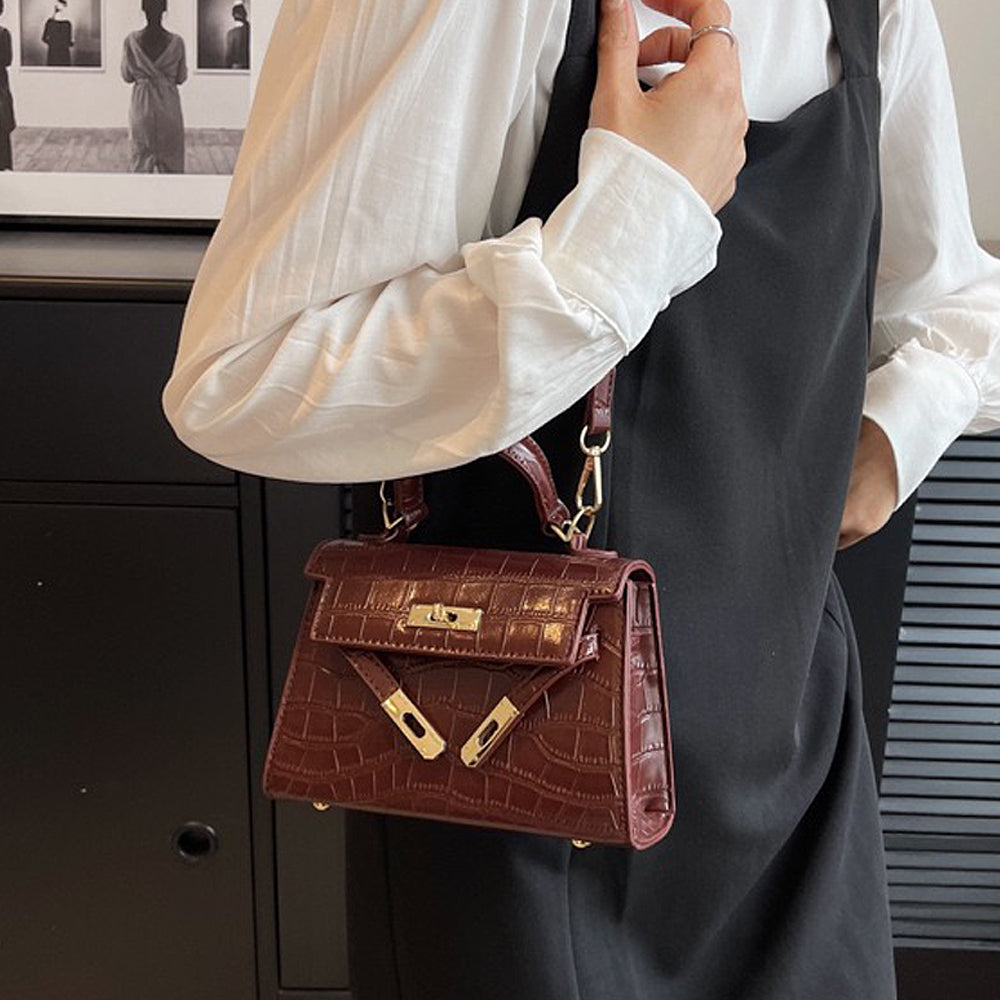 brown shoulder bag, brown crossbody shoulder bag, shoulder bag, crossbody shoulder bag