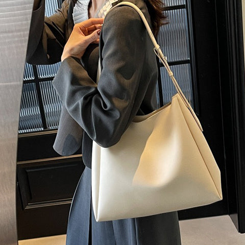 beige tote bag with shoulder strap, beige shoulder strap bag, tote bag with shoulder strap, shoulder strap bag
