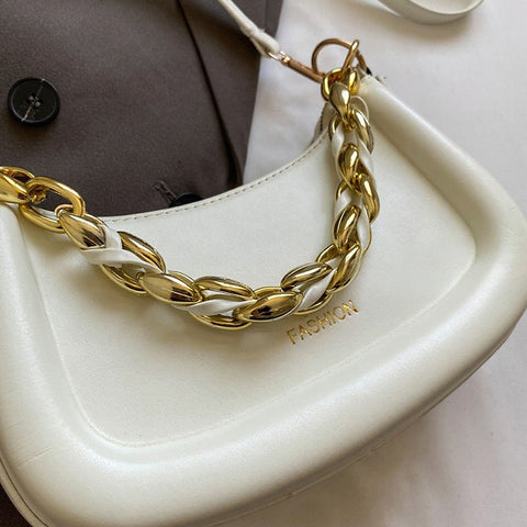 beige shoulder bag with gold chain, beige shoulder purse, shoulder bag with gold chain, shoulder purse, Fashionable handbag with gold chain detail for women