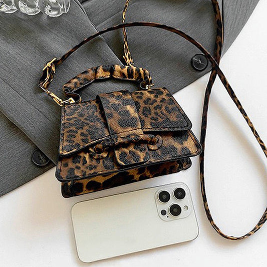 Fashion mini purse with bold wild cat pattern, Trendy leopard bag with adjustable crossbody strap, 