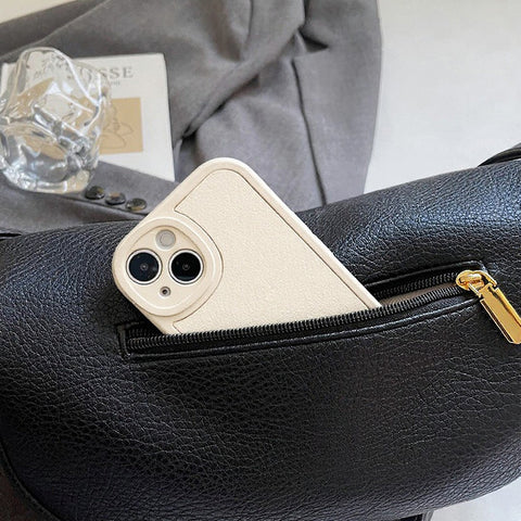 black magnetic clasp bag