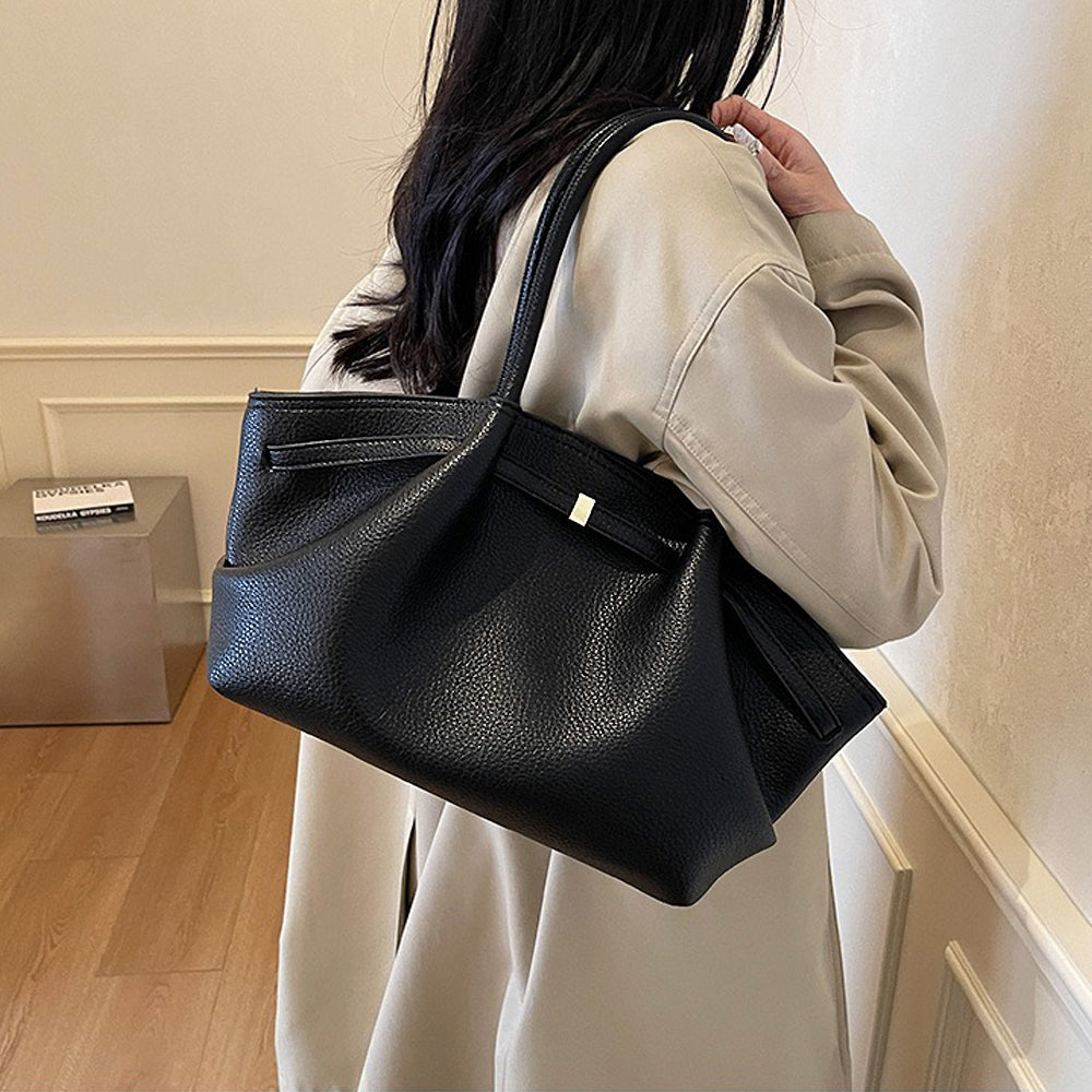 black work handbag, black large handbag, Street style handbag accessory, Bag for everyday essentials, Fashion blogger style tote