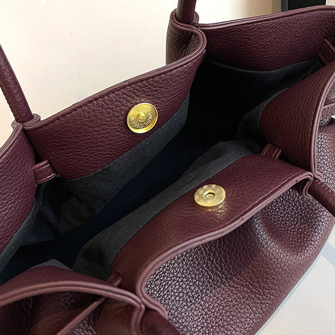burgundy work handbag, burgundy large handbag, Street style handbag accessory, Bag for everyday essentials, Fashion blogger style tote
