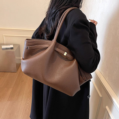 tan work handbag, tan large handbag, Street style handbag accessory, Bag for everyday essentials, Fashion blogger style tote