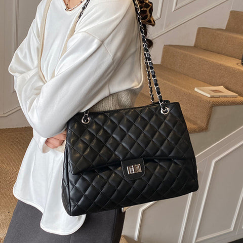 quilted handbag for women, crossbody bag, women's crossbody bag, women's evening shoulder bag, women’s quilted purse for parties and evenings, black crossbody bag, black shoulder strap crossbody bag