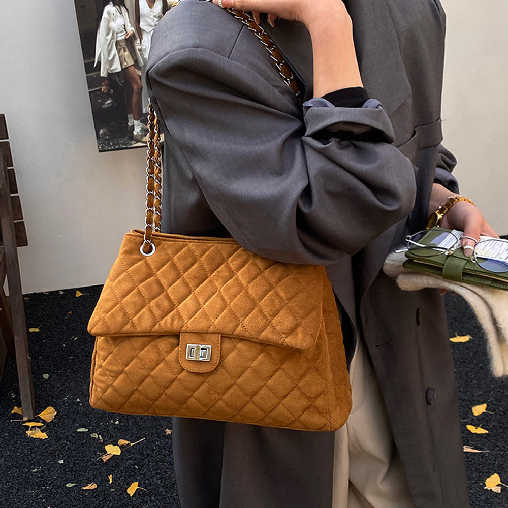 chain strap handbag, chic flap shoulder bag, crossbody bag for women, elegant chain strap handbag for ladies, best quilted shoulder bag for women, tan quilted evening shoulder bag, tan quilted purse with chain strap