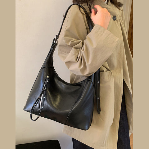 slouchy shoulder bag for women, 
trendy slouchy shoulder bag for women, affordable women's casual handbag, women's shoulder purse, black slouchy shoulder bag for women
