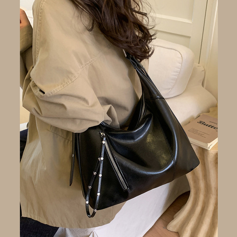 women's everyday shoulder bag, casual women's shoulder handbag for work and shopping, trendy women's tote bag, modern women's shoulder bag, black women's slouchy tote bag