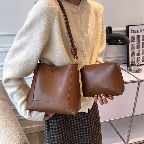 women’s vintage shoulder tote bag, women’s vintage faux leather shoulder tote bag with adjustable strap, women’s handbag, tan handbag, women's tan handbag