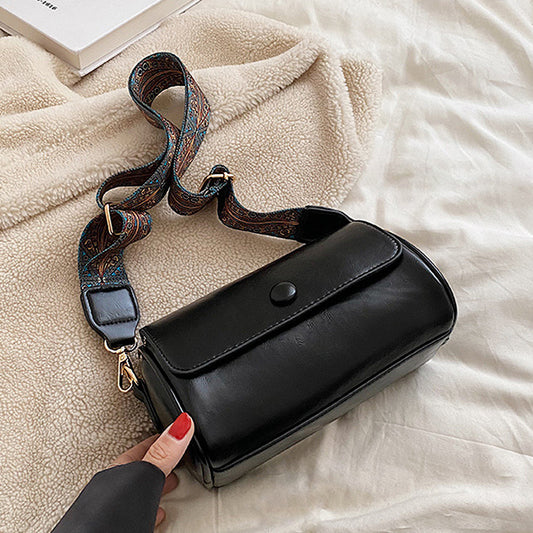 structured crossbody bag women, stylish structured crossbody bag for women, women's crossbody purse, black crossbody bag, black crossbody purse