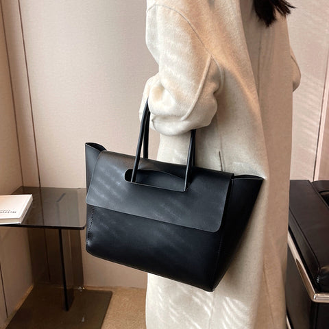 faux leather shoulder tote bag, everyday shoulder tote bag, stylish faux leather shoulder tote bag for women, tote bags, black shoulder bag, black shoulder tote bag