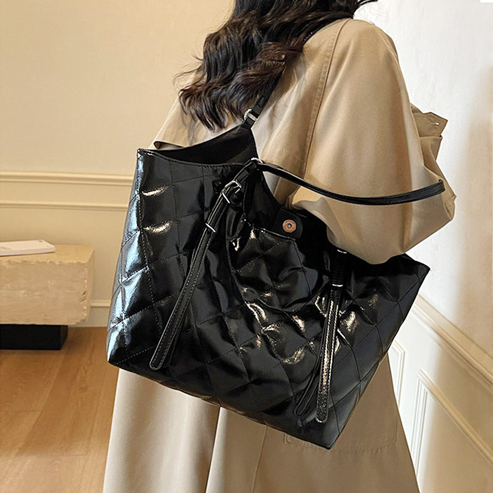 women's quilted wet look tote bag, stylish everyday tote bag, women's quilted wet look tote bag with handle, black handbag, womens black handbag