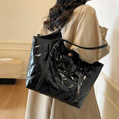 women's quilted wet look tote bag, stylish everyday tote bag, women's quilted wet look tote bag with handle, black handbag, womens black handbag