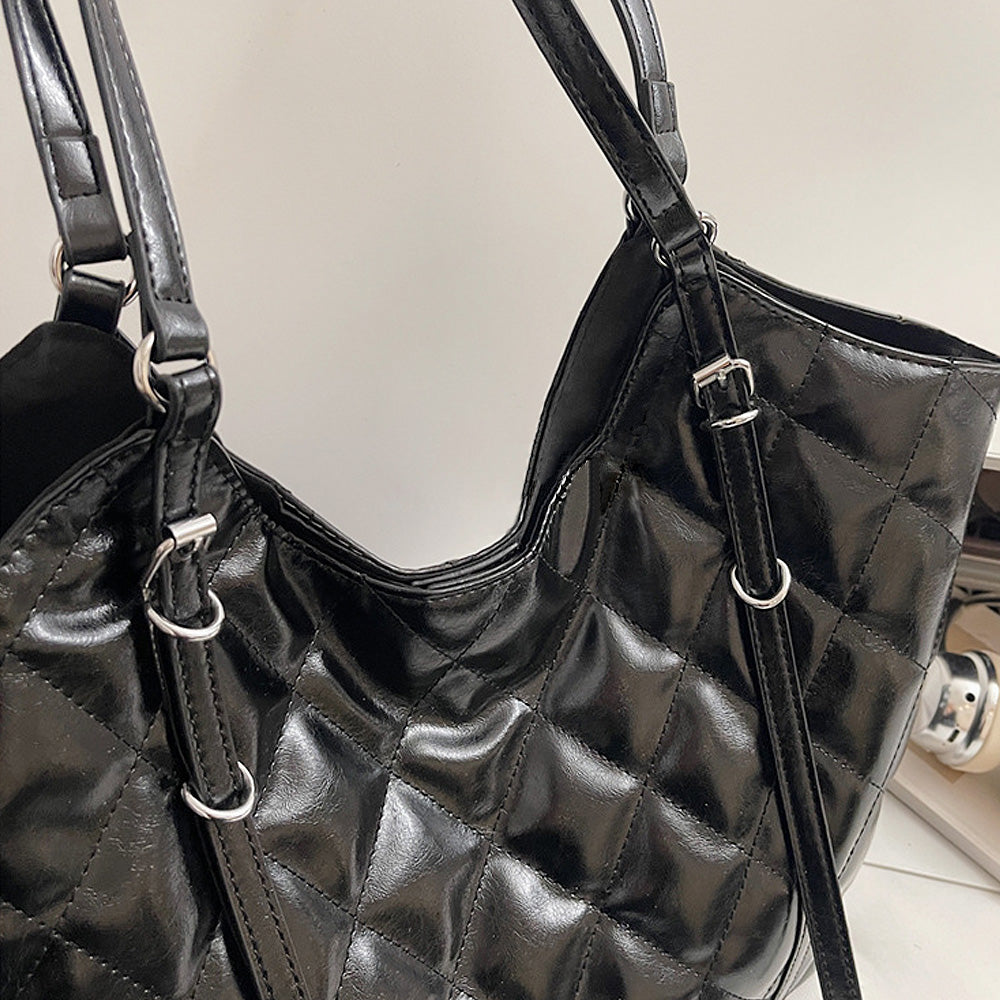 women's quilted handbag, women's casual tote bag, fashionable wet look tote bag for daily use, black shoulder bag, black shoulder handbag
