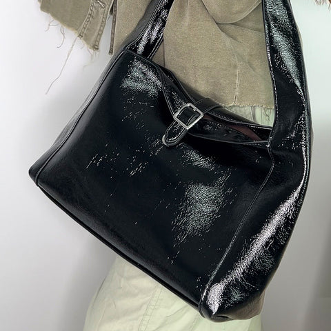 black shoulder bag for casual and formal outfits, black everyday handbag
