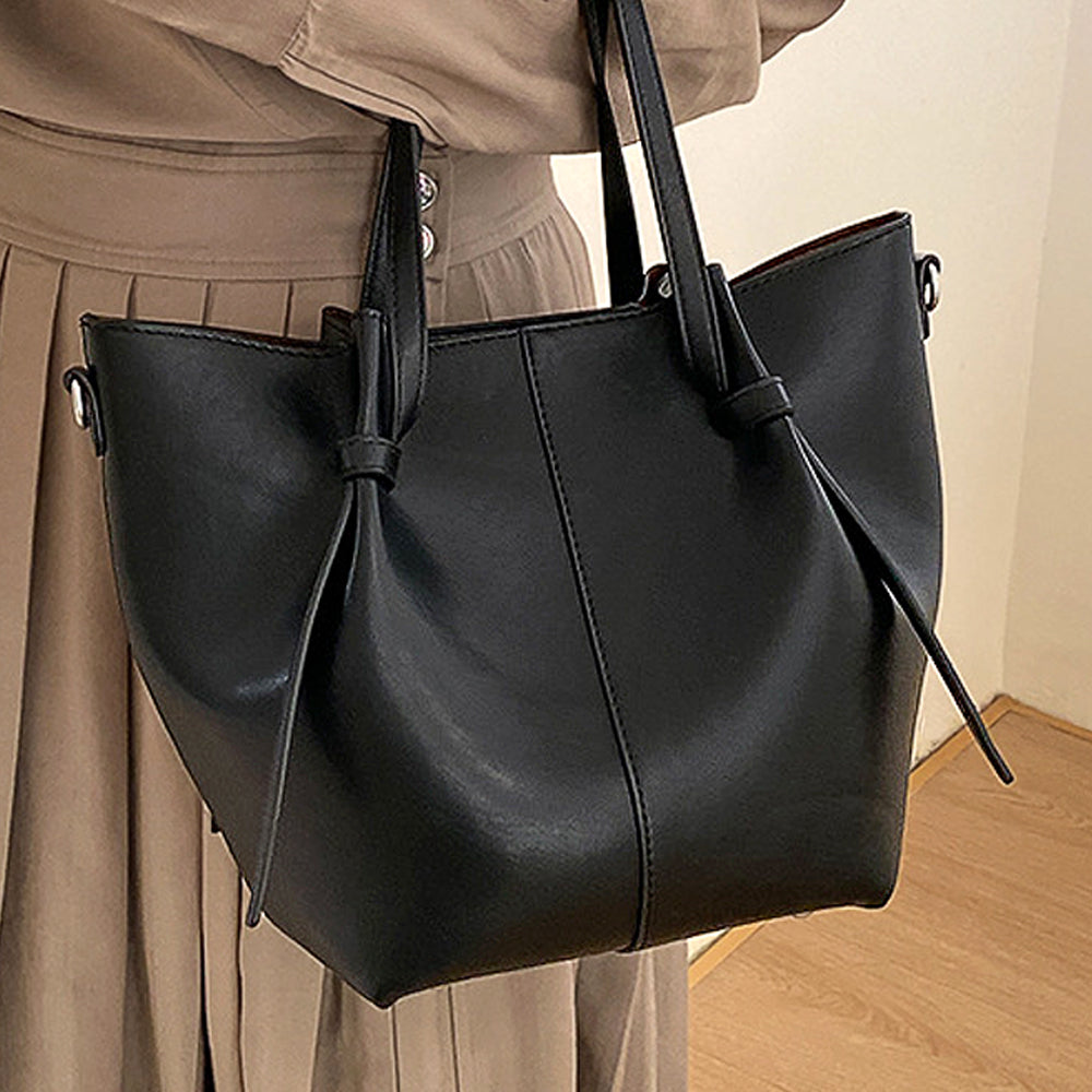 women's black tote handbag