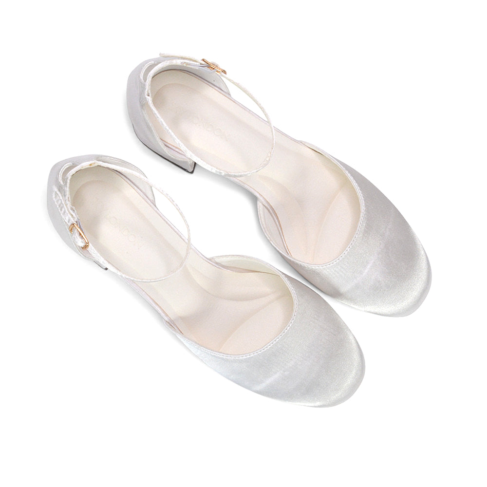 easy to walk in ivory wedding shoes, ivory wedding guest shoes, low heel ivory shoes for wedding day, ivory bridal shoes for women