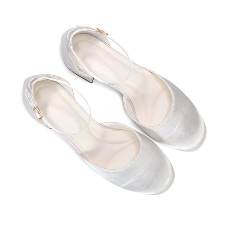 easy to walk in ivory wedding shoes, ivory wedding guest shoes, low heel ivory shoes for wedding day, ivory bridal shoes for women