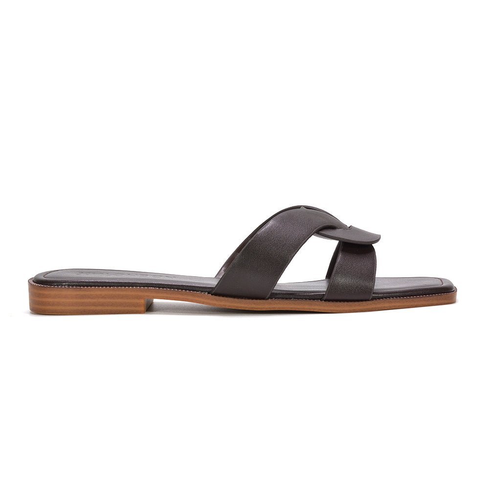 women’s slip-on sliders, flat slide sandals for women, comfortable flat sandals for women, women’s slip on summer shoes, trending summer sandals women, women’s summer footwear UK, brown summer slides, brown summer sandals, brown slip on sandals