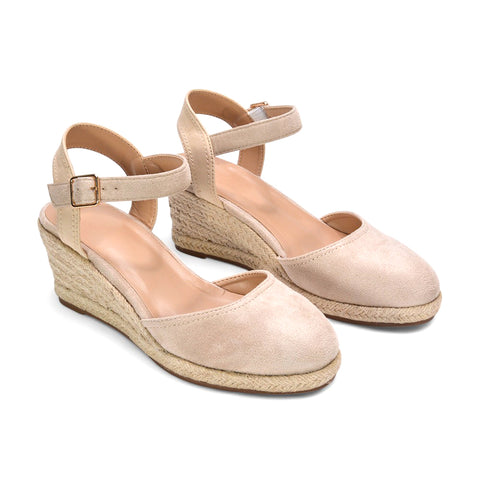 beige holiday sandals, beige holiday shoes, holiday sandals, holiday shoes