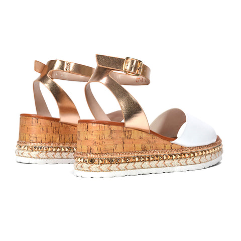 Trendy white summer sandals 2026, Stylish white wedge sandals for dresses and jeans, Women’s white wedge heels