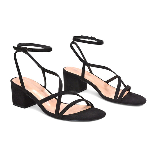 black strappy heels, black ankle strap heels, strappy heels, ankle strap heels, Trendy women’s heels for summer outfits