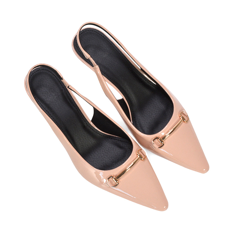 nude elegant heels, nude point toe heels, elegant heels, point toe heels, Low heel shoes for parties, Women’s dress shoes with gold detail