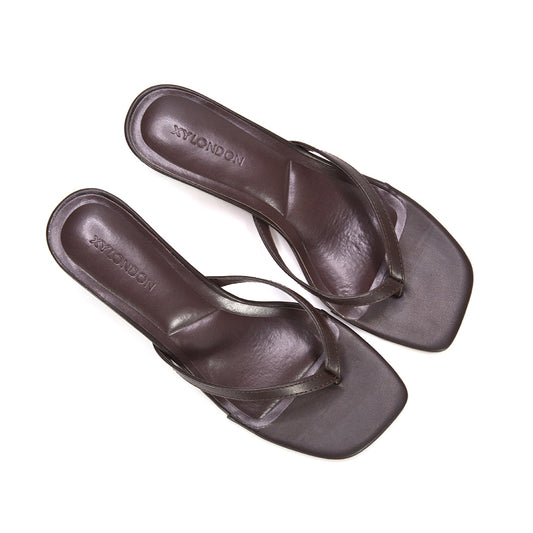 low heel thong sandals, trendy thong kitten heels women, heeled sandals, summer heels, kitten heels, brown slip on kitten heels, brown low heels