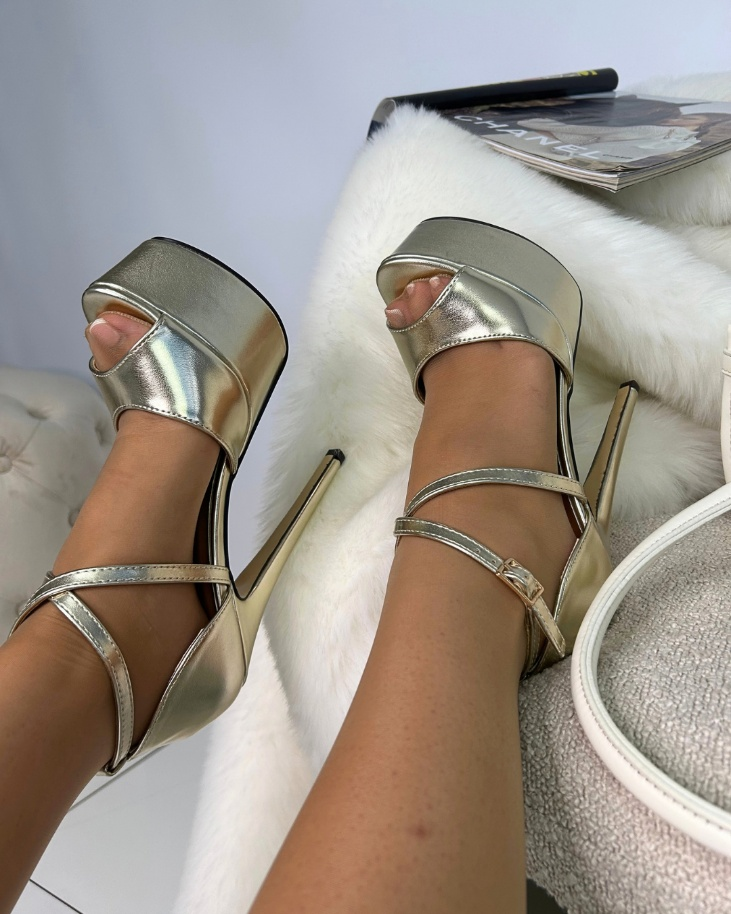 SHOP THE LOOK