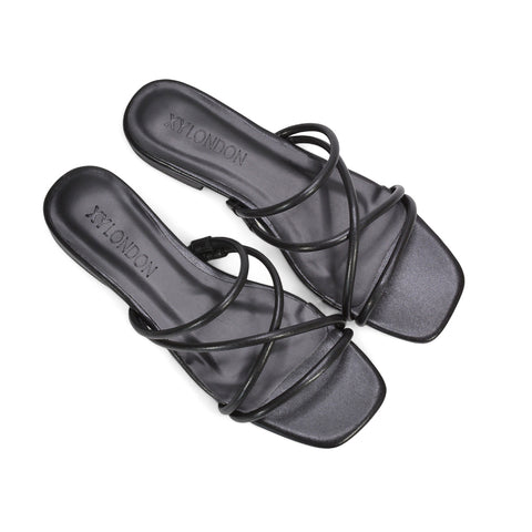 black square toe sandals, black slip on sandals, square toe sandals, slip on sandals, women's sandals, women's flat sandals, chic flat sandals for warm weather