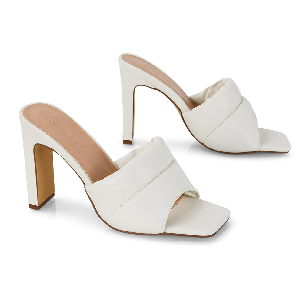 White UK 6 | EU 39 | US 8 | XY London