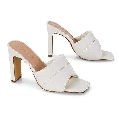 White UK 6 | EU 39 | US 8 | XY London