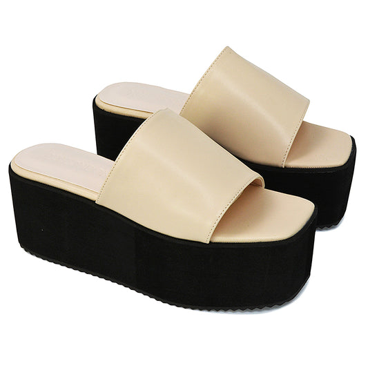 Black Synthetic leather| XY London | Black Sandals,Black Flatforms,Black Flatform Sandals,Black Platforms,Black Slides