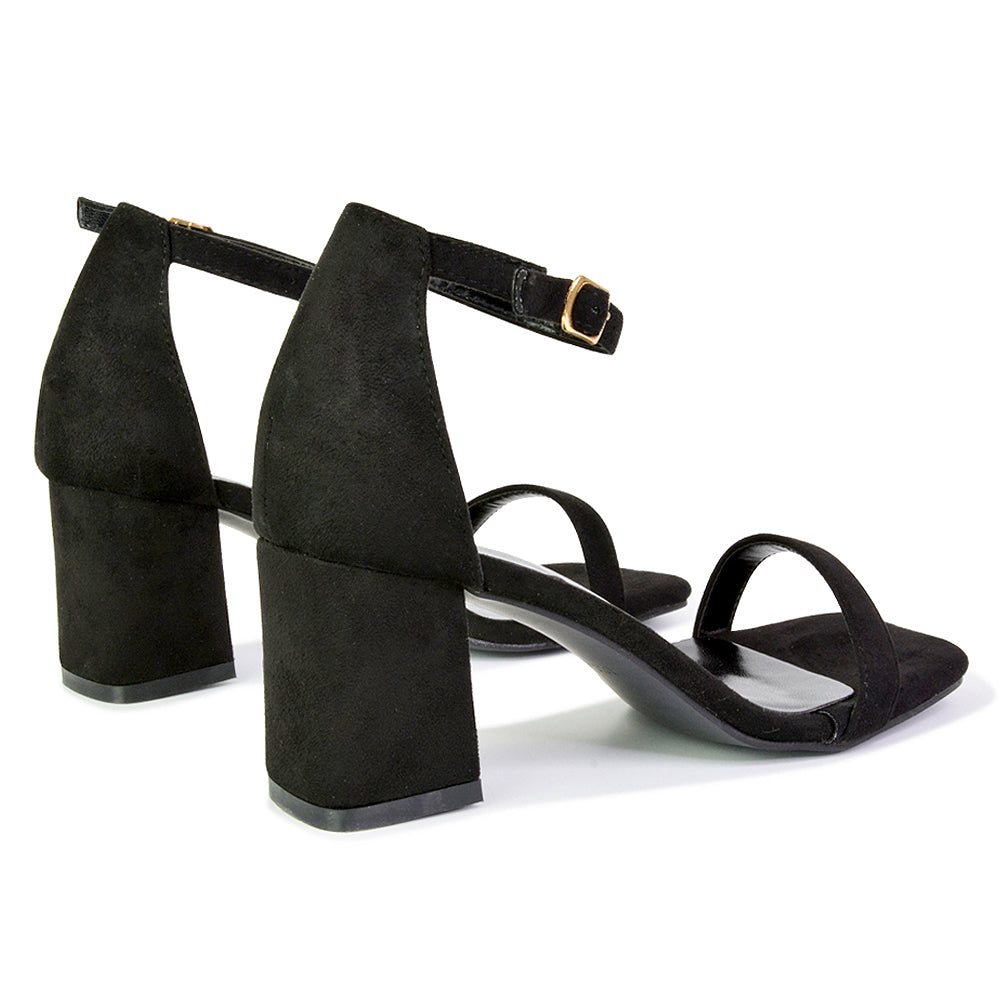 Black UK 3 | EU 36 | US 5 | XY London