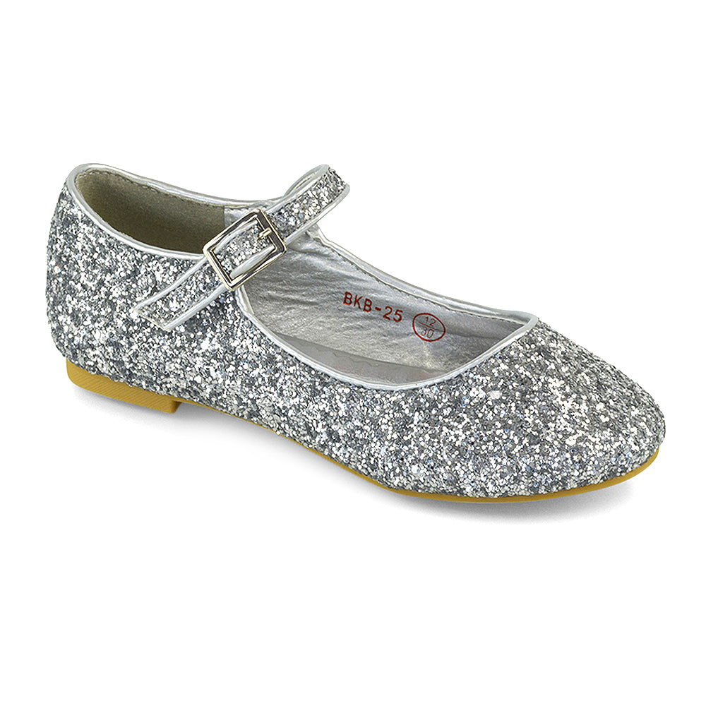 Silver UK 11 | EU 29 | US 12 | XY London