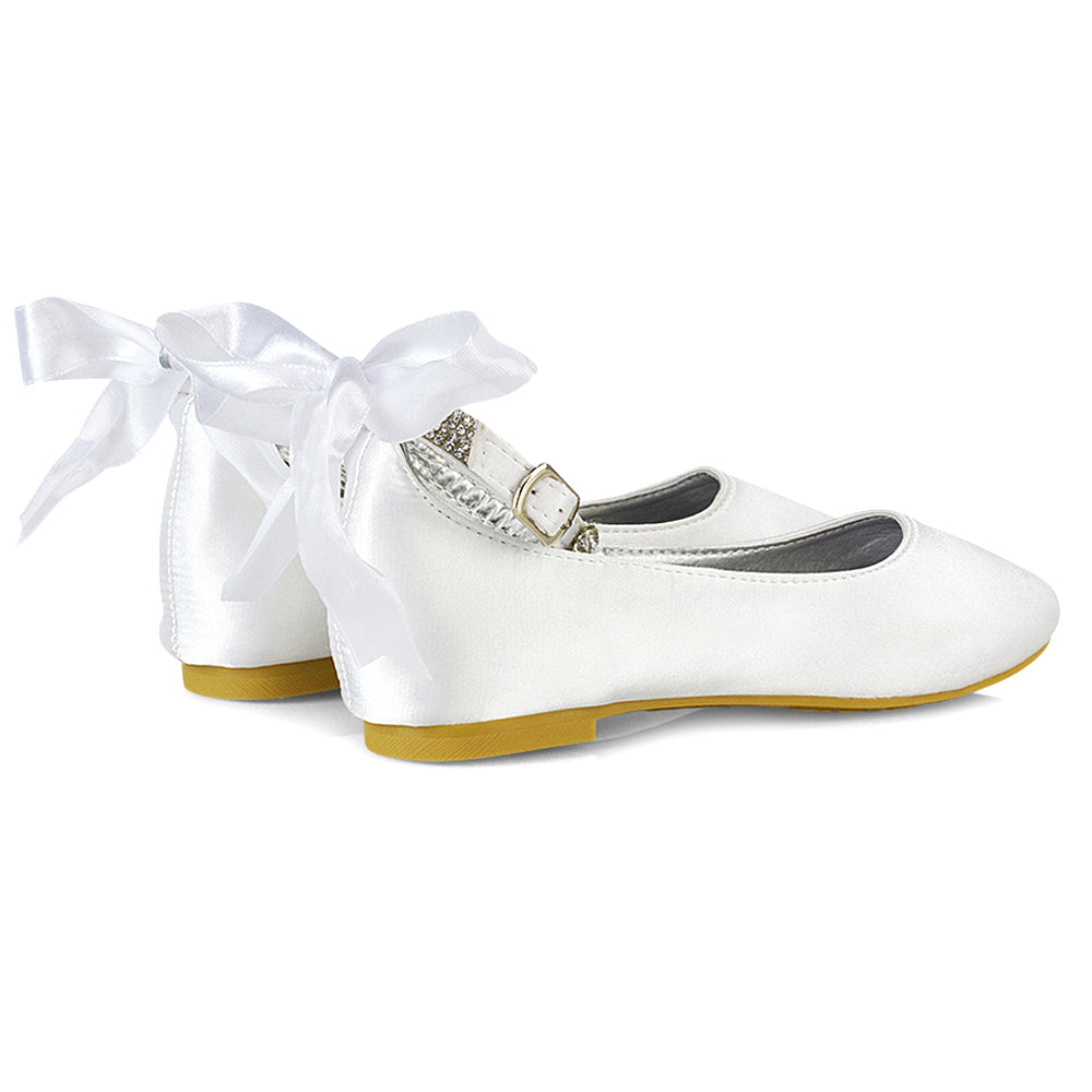 White UK 1 | EU 33 | US 2 | XY London