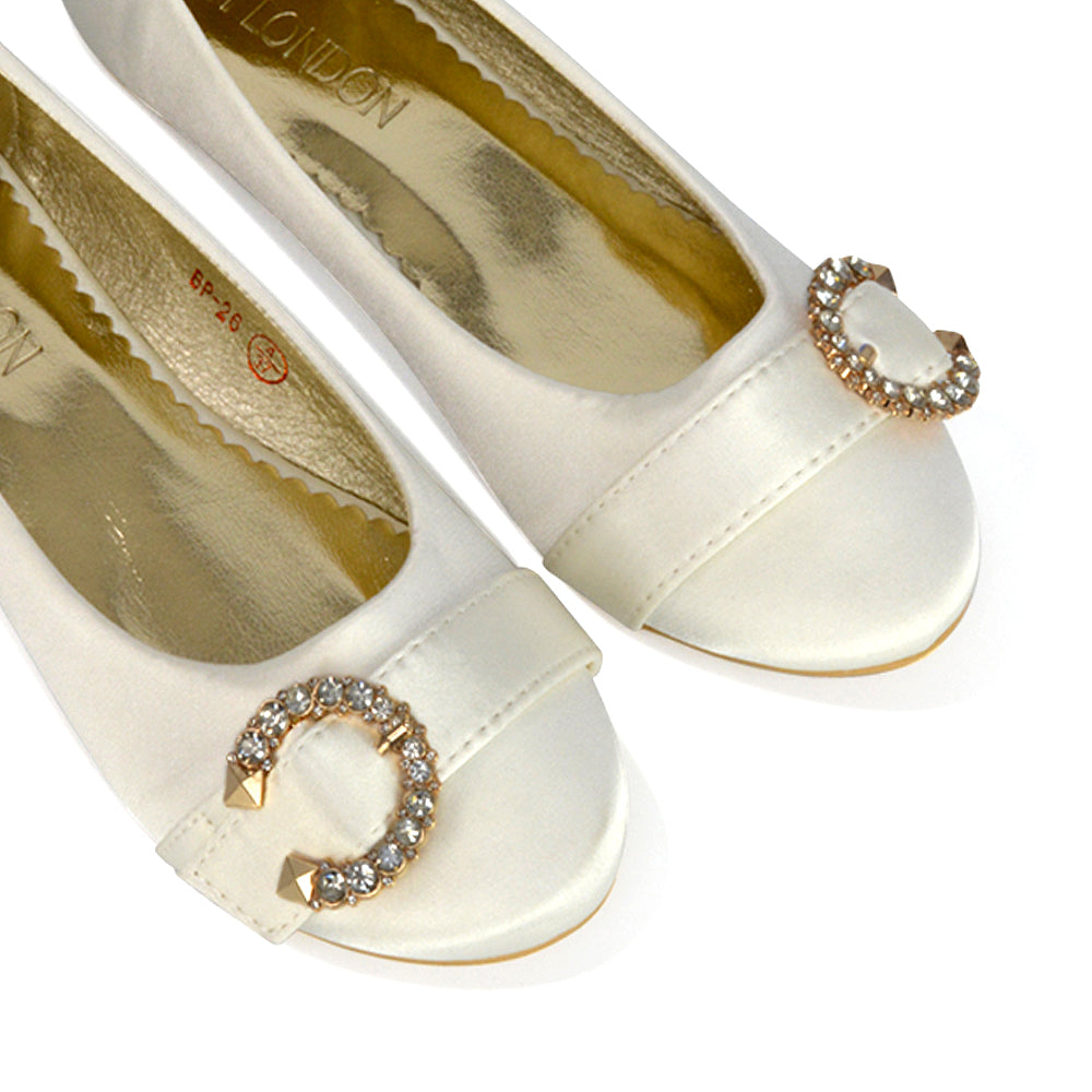 Ivory UK 3 | EU 36 | US 5 | XY London