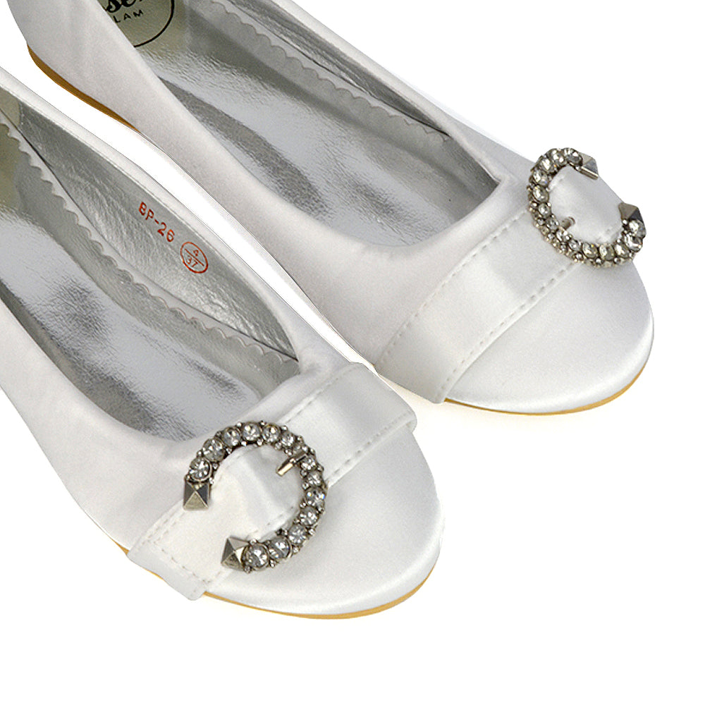 White UK 3 | EU 36 | US 5 | XY London