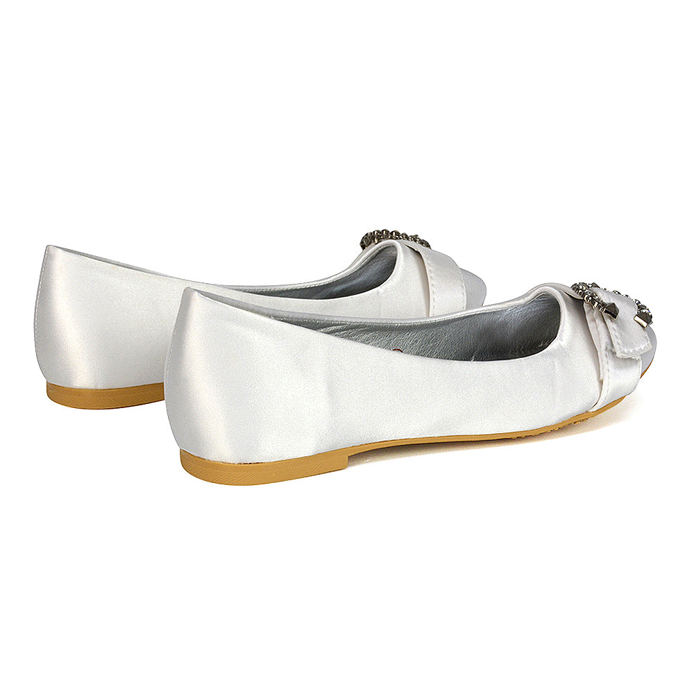 White UK 3 | EU 36 | US 5 | XY London