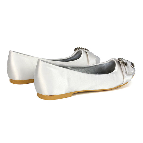White UK 3 | EU 36 | US 5 | XY London