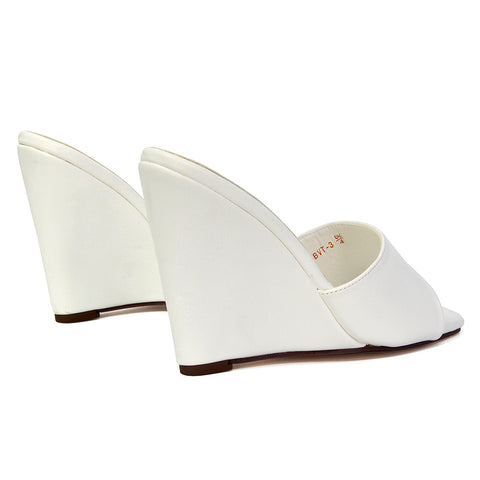 White UK 3 | EU 36 | US 5 | XY London